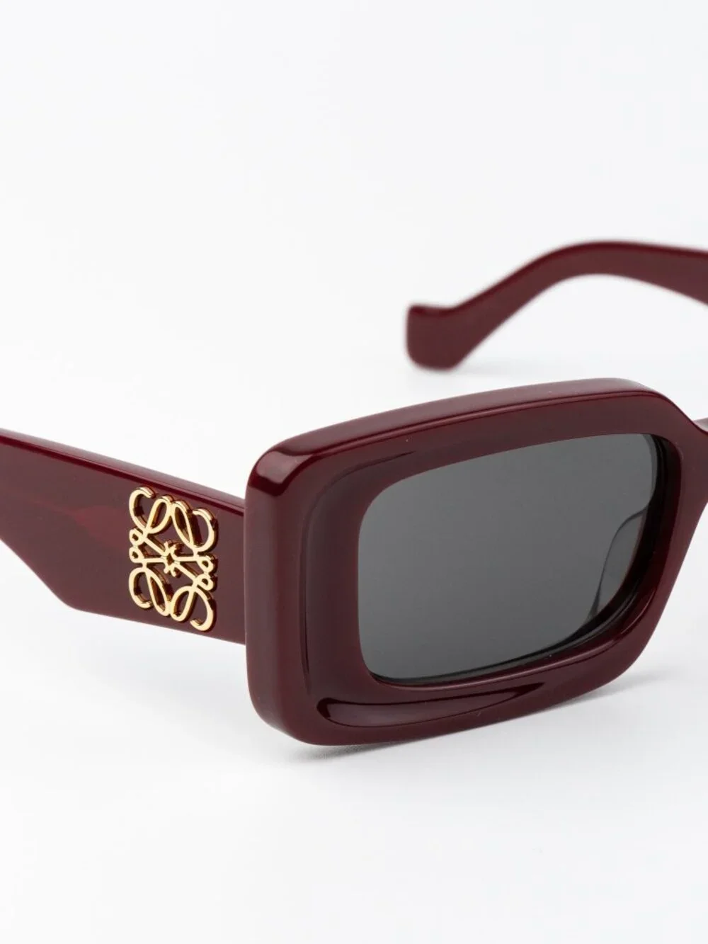 Loewe Women Sunglasses Red Grey Rectangular LW40102F 66A NEW AUTHENTIC